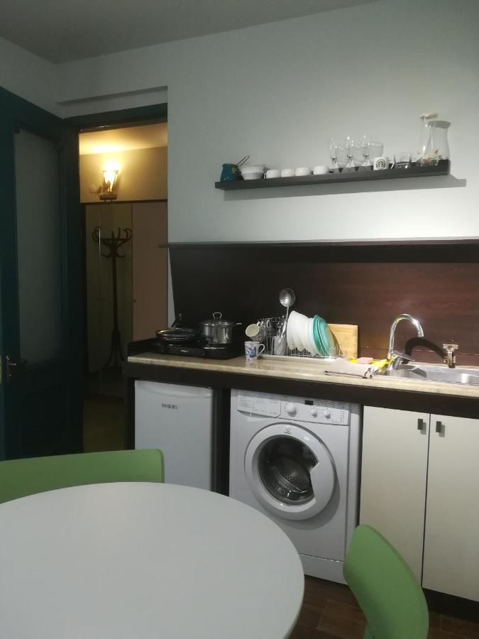 Davka Apartments バトゥーミ エクステリア 写真