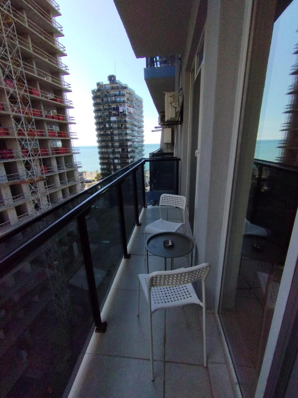Davka Apartments バトゥーミ エクステリア 写真